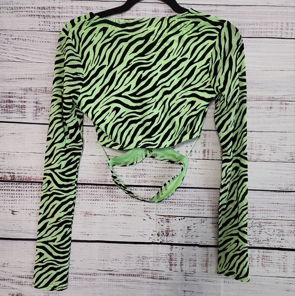Fire Star S NWTS Green Zebra Crop Top - Picture 2 of 3